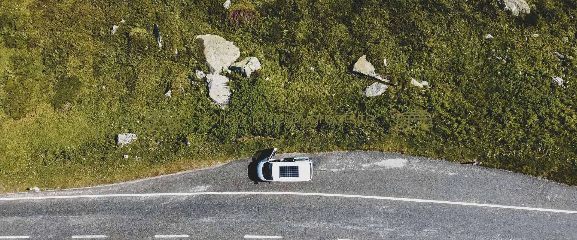 5 Emergency Items to Keep in Your Van